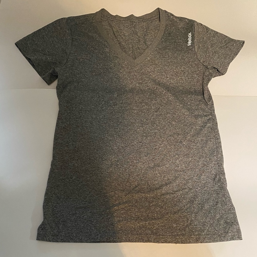 Reebok Womens Regular Fit Short Sleeve V Neck Athletic T-shirt Size S
